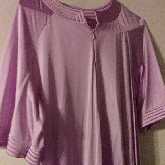 Robes - Picture 3 of 4